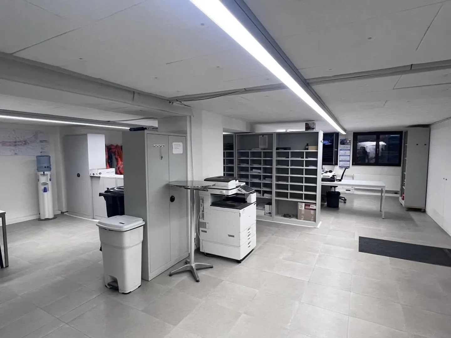 Spazio versatile in una posizione centrale - Foto 4 di 5