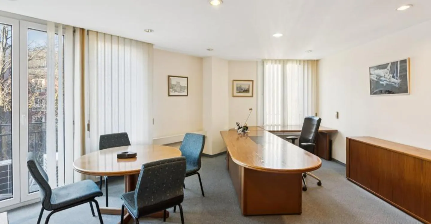 Office space for rent - Photo 8 of 9