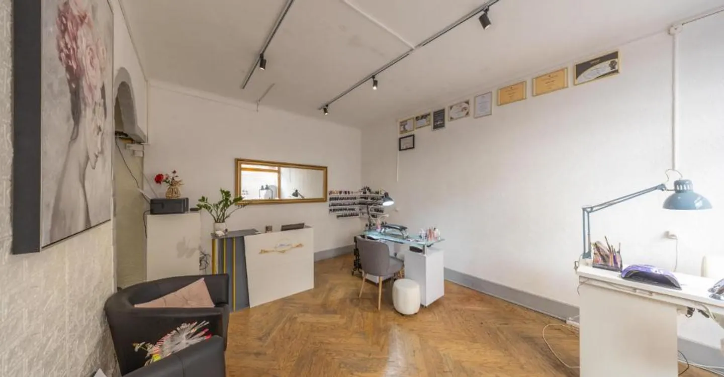 Aussergewöhnlicher Gewerberaum - Foto 8 von 8