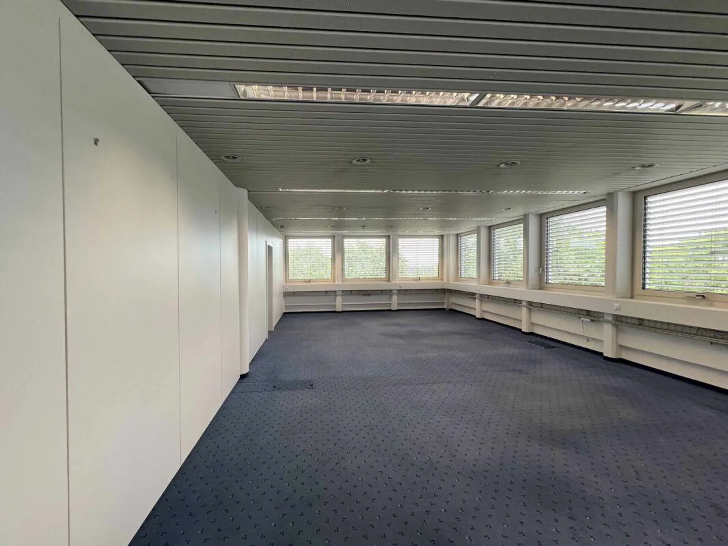 In Lista Tower: Commercial Space 3rd Floor, 105 m² - Photo 3 of 10