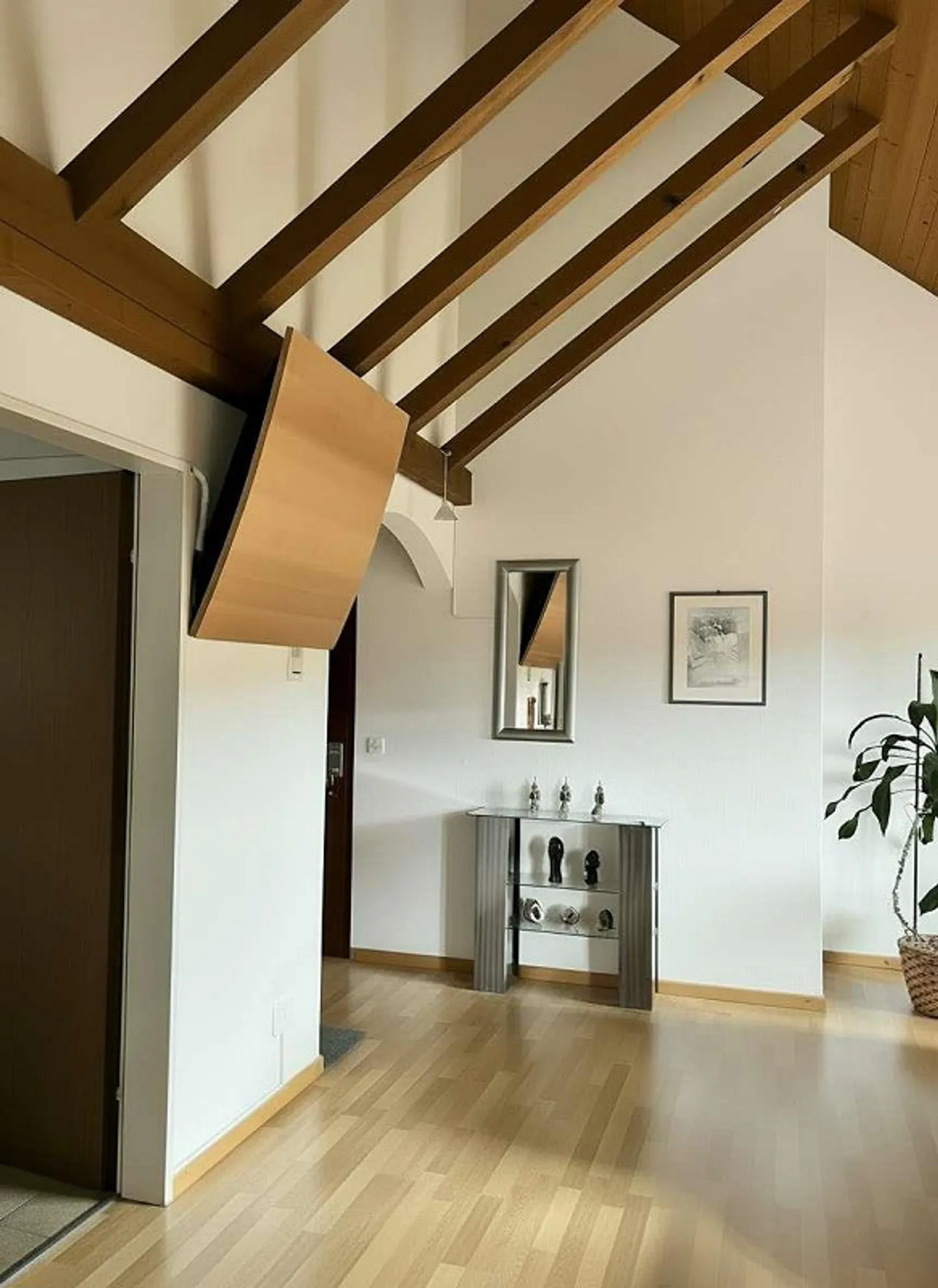 3.5-room apartment in the attic - great potential including parking space - Photo 3 of 7