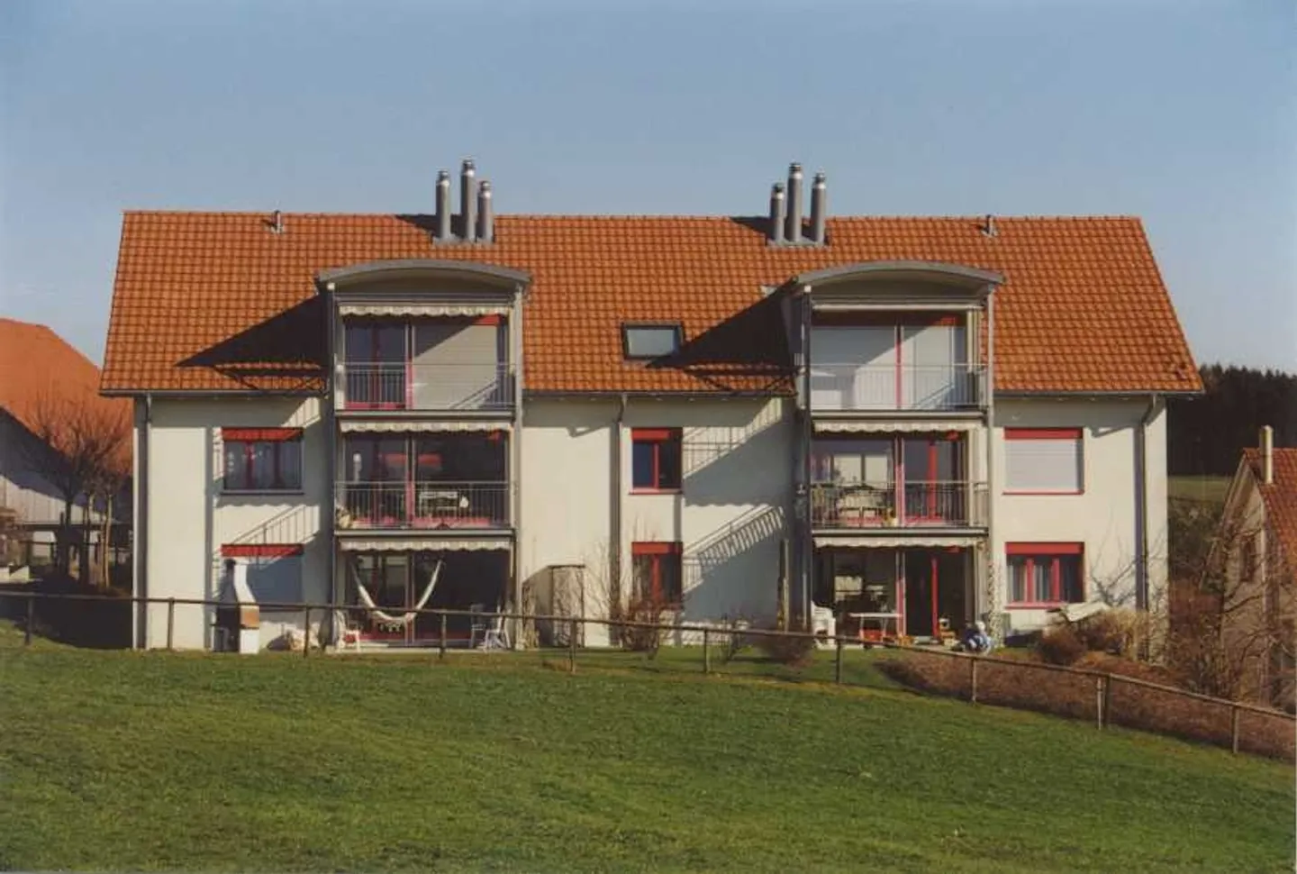 Helle moderne 4.5 Zimmer-Wohnung im Grünen - nahe Wittenbach - Foto 2 von 13