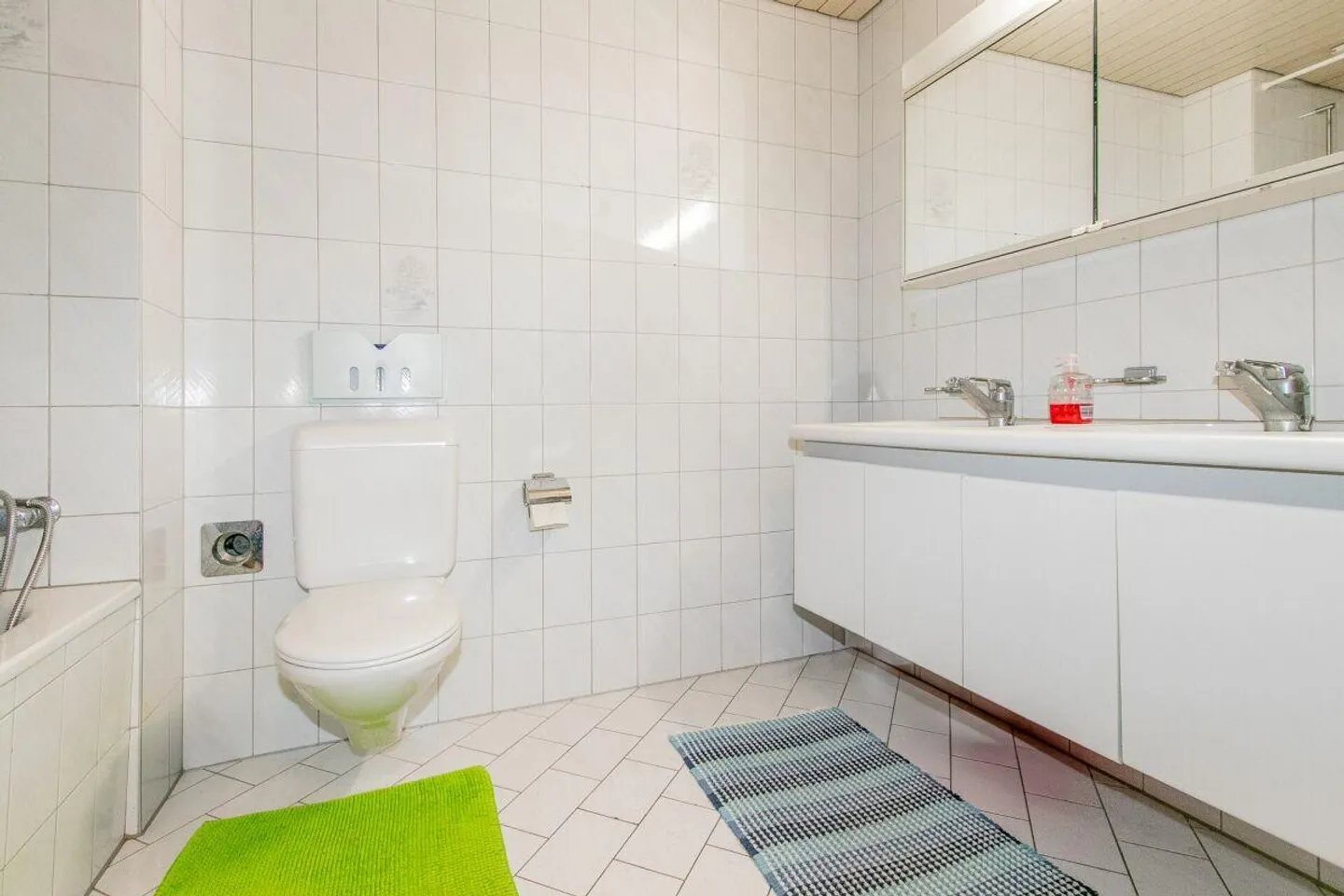 Dans un emplacement privilégié : Maison multifamiliale avec potentiel d'extension approuvé - Photo 14 sur 15