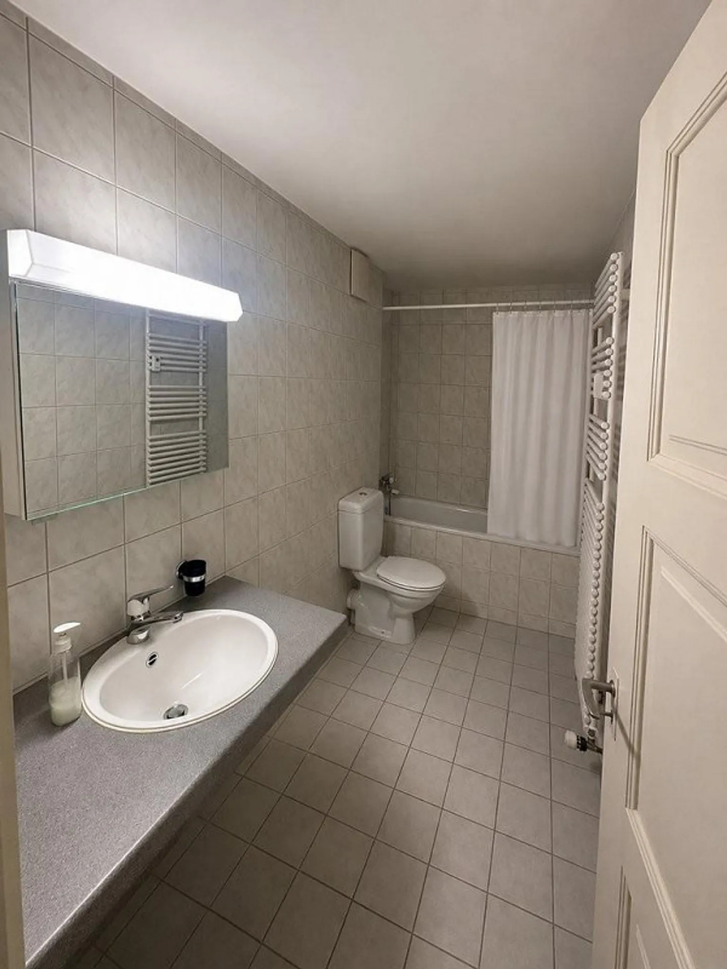 Central located old building 2-room apartment - Photo 5 of 5