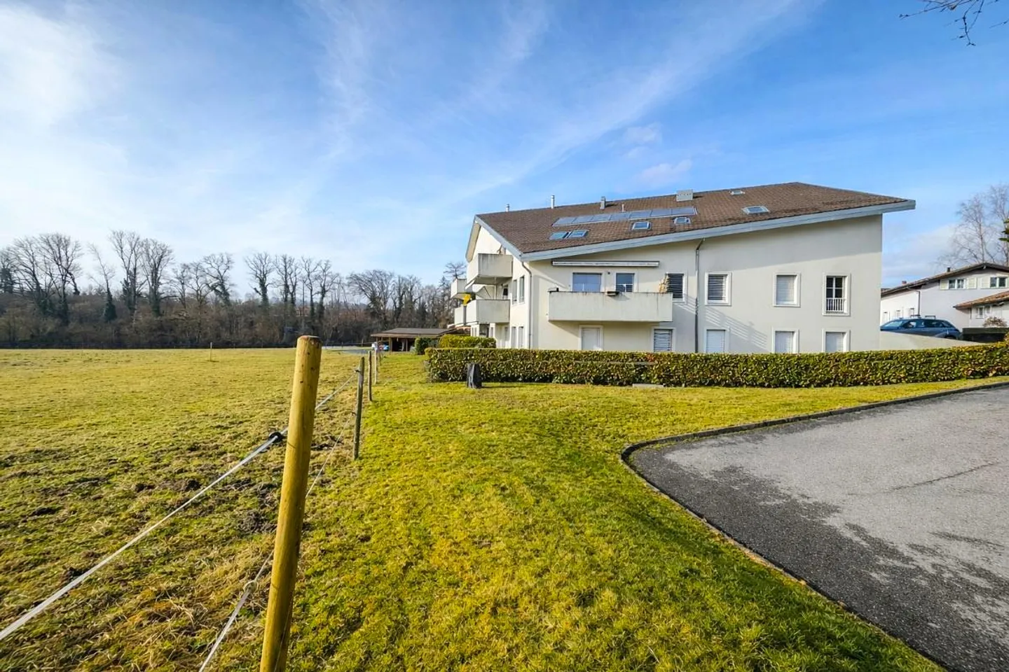 Zeitgemässe Wohnung in der Natur - Foto 1 von 11