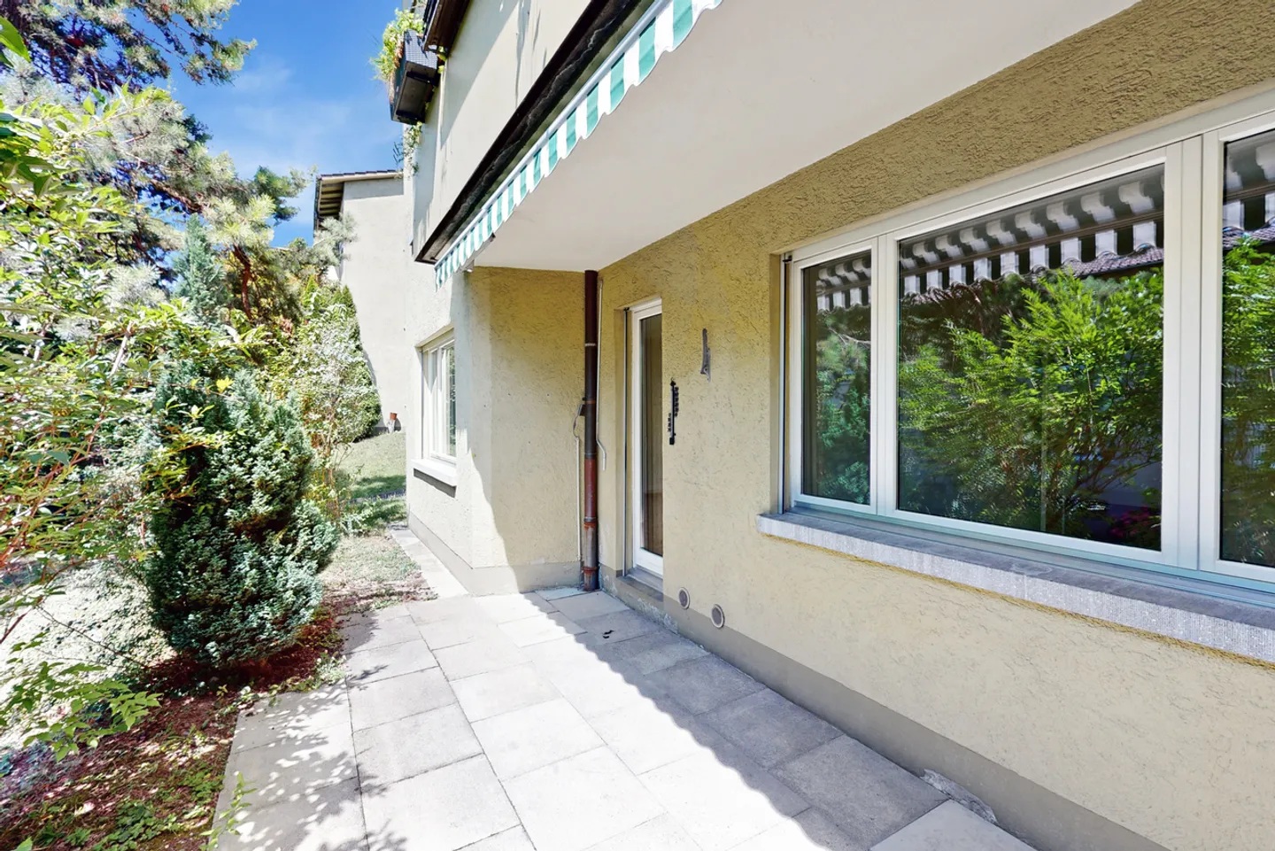 Charming Garden Apartment - 1 Year Limited - Photo 2 of 13