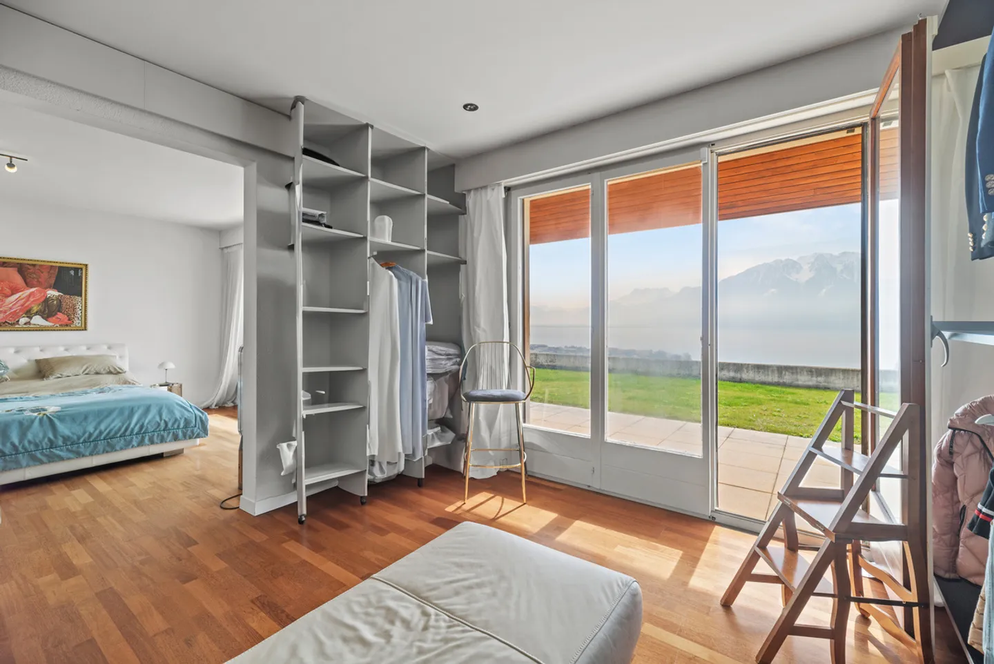 Rare villa d'architecte, vue spectaculaire, vignes à Corseaux - Photo 10 sur 15