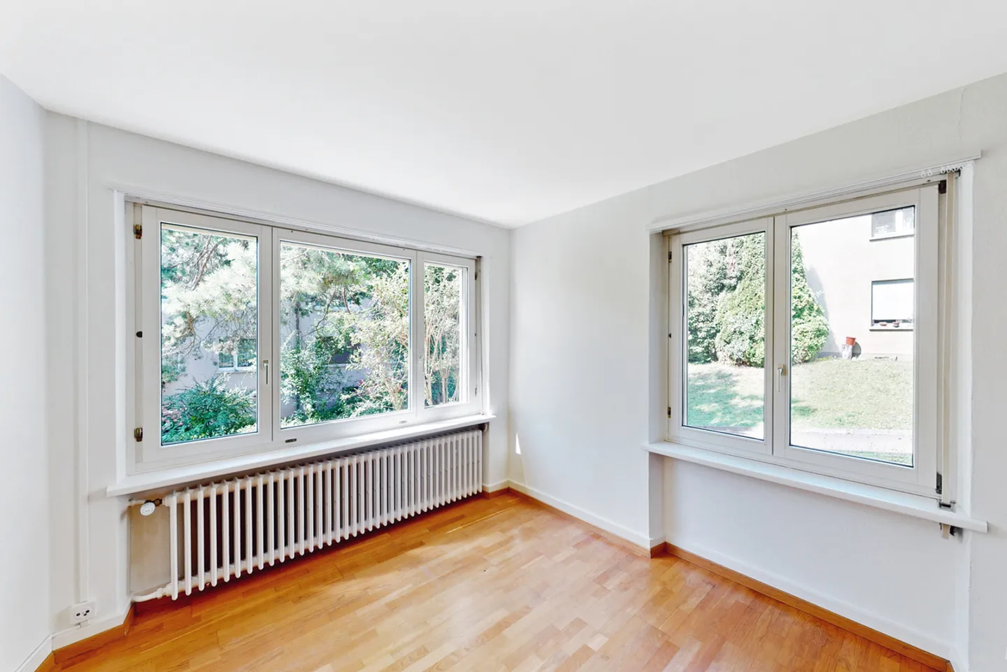 Charming Garden Apartment - 1 Year Limited - Photo 7 of 13