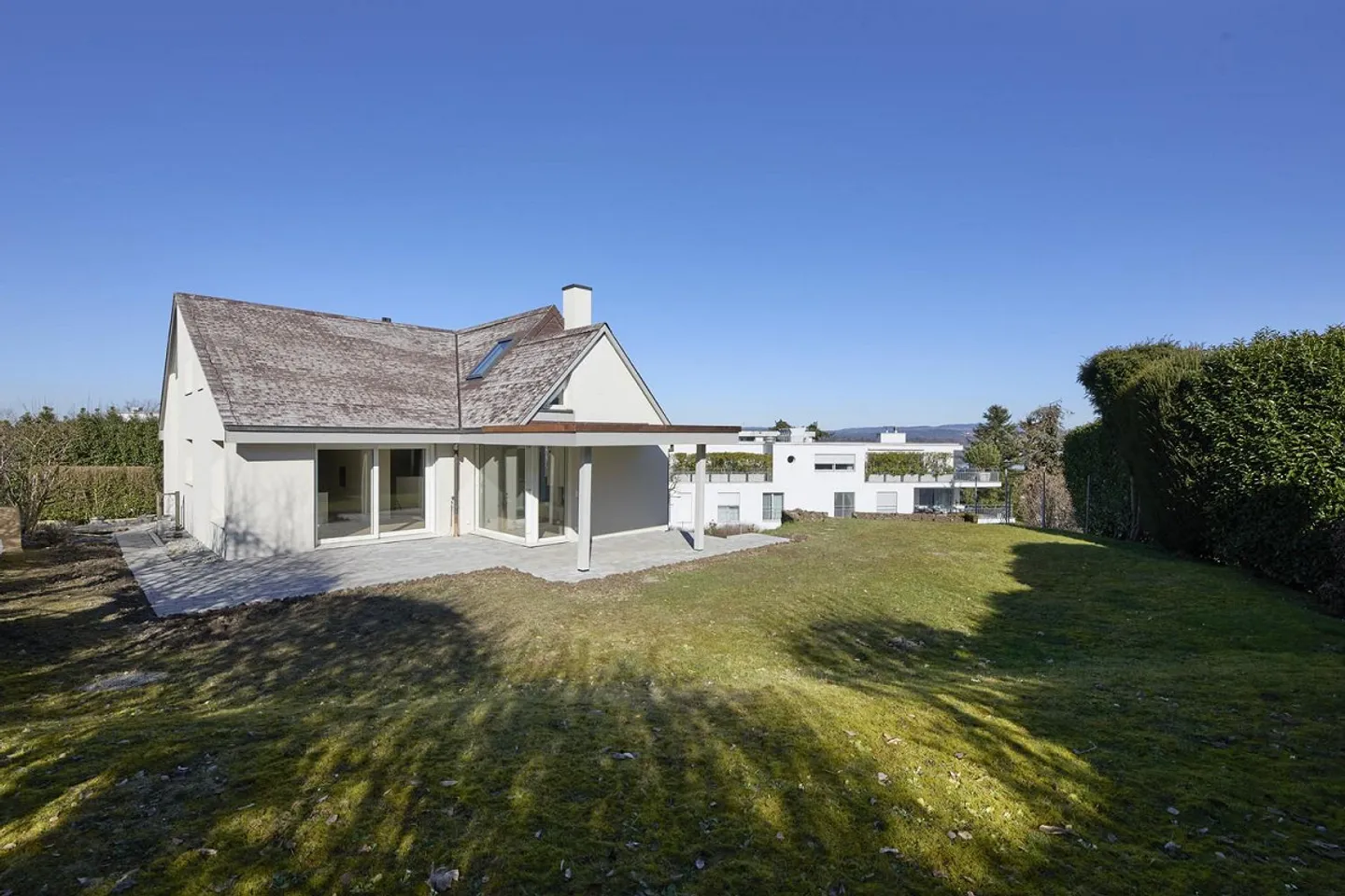 Detached 6½-room single-family house with style and large garden - Photo 1 of 13