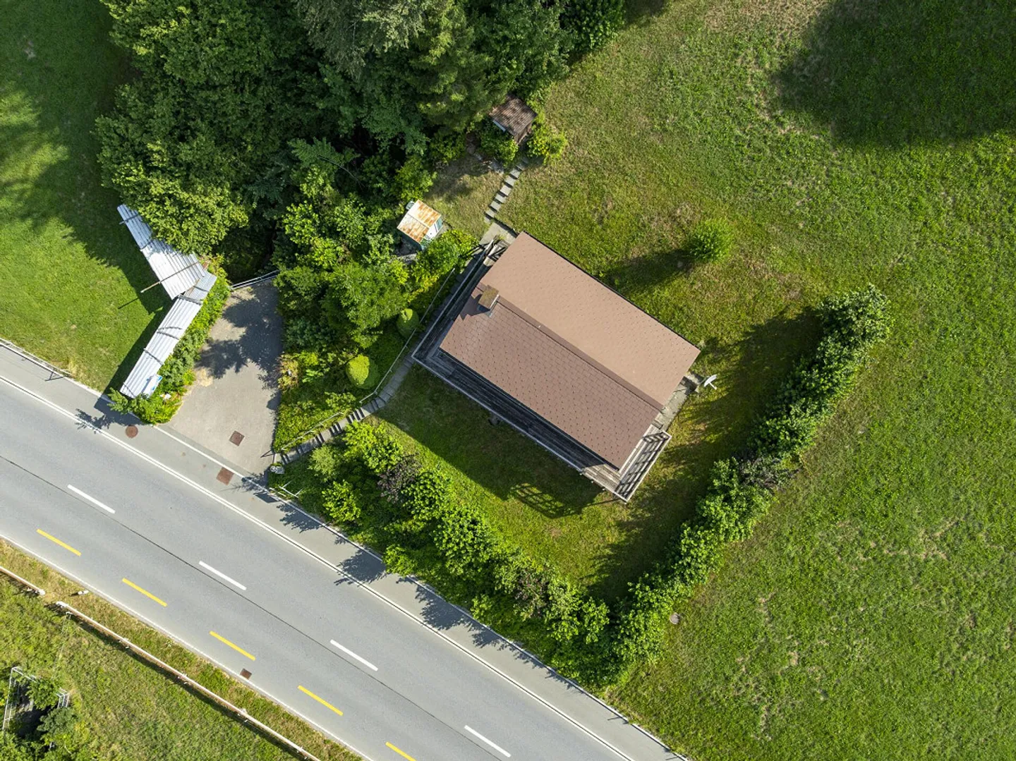 Casa unifamiliare indipendente con cuore e fascino in una posizione naturale - Foto 3 di 16