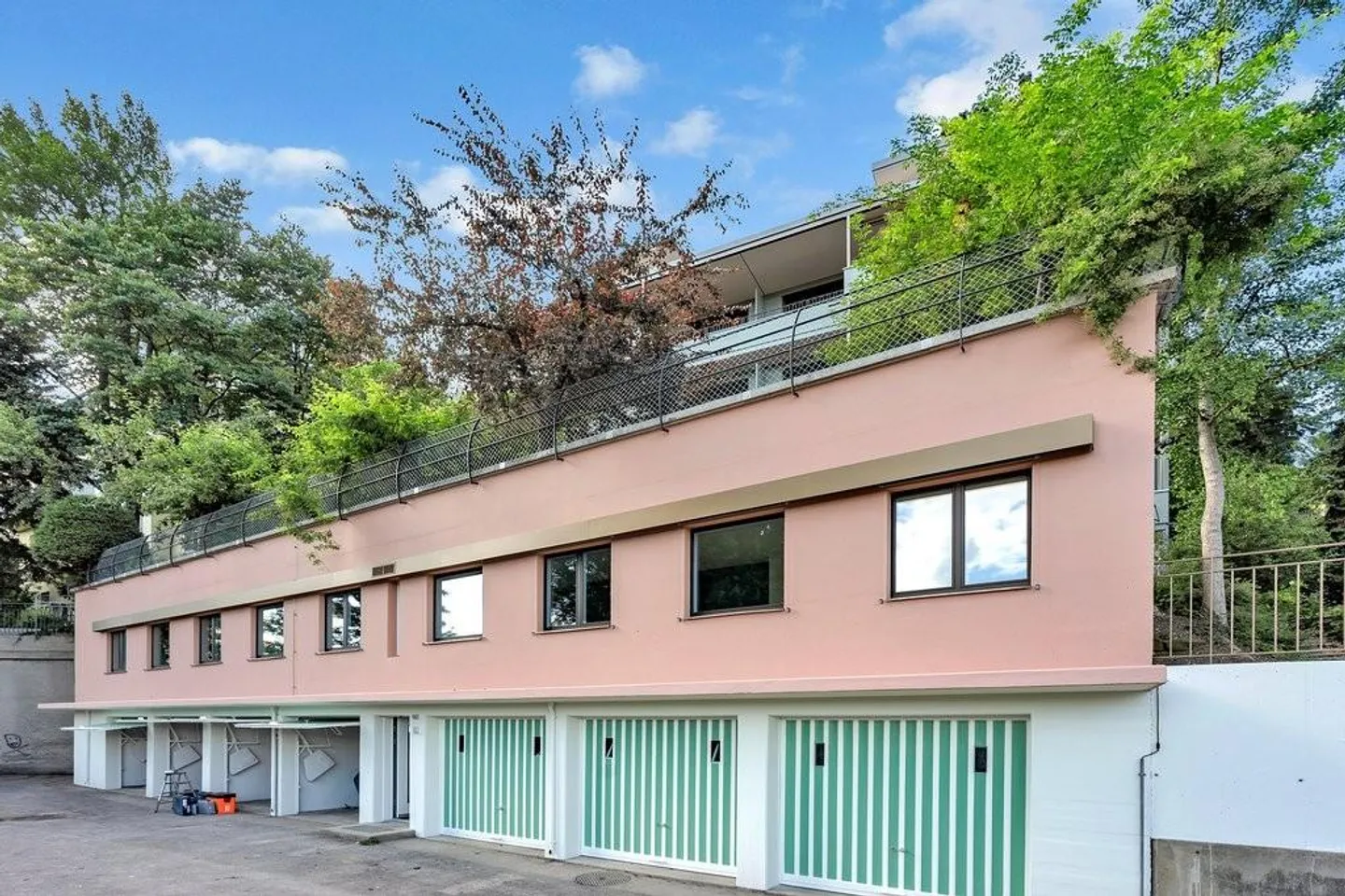 Single garage with electric charging station near Kursaal Bern - Photo 1 of 1