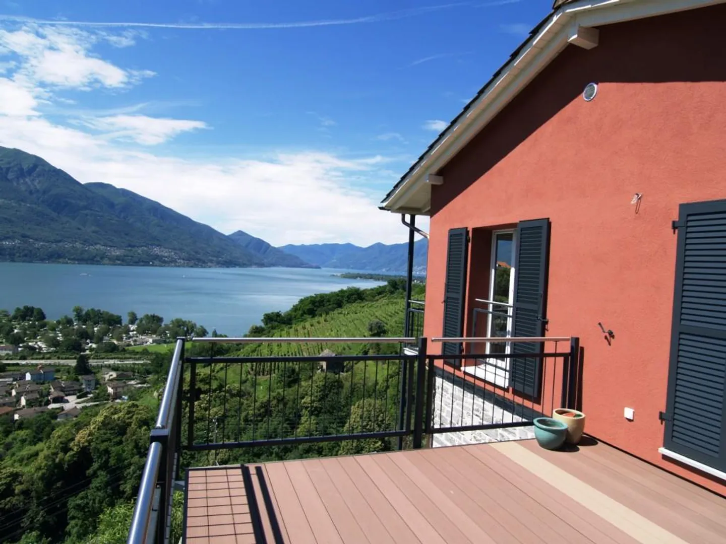 Detached House in Panoramic Location - Photo 4 of 11