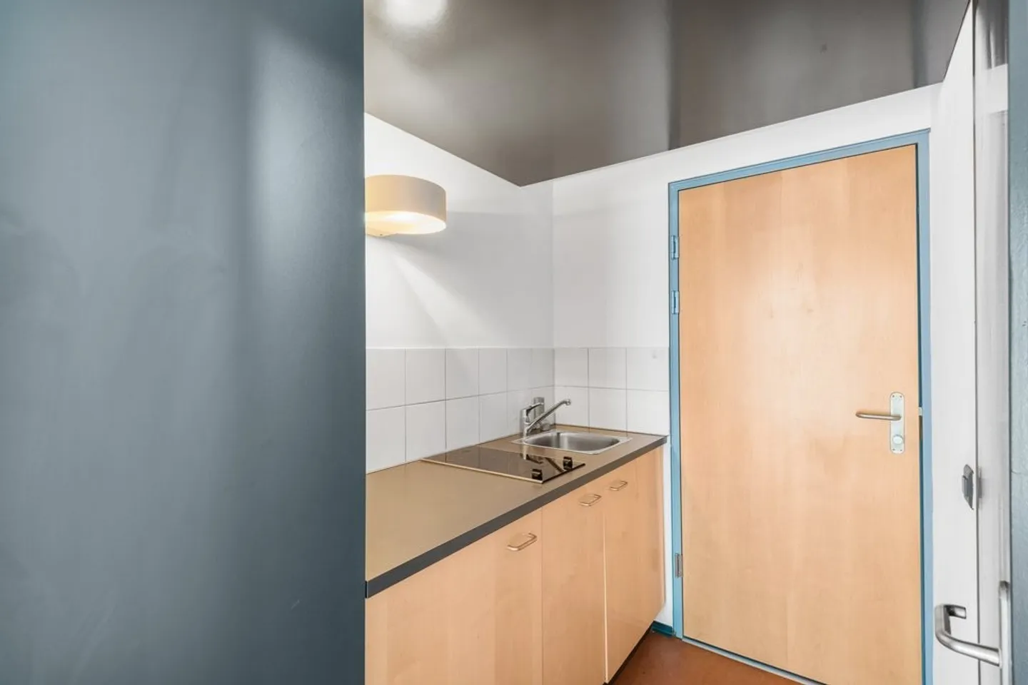 A stone's throw from the city center, the train station, and the HEIVD - Photo 4 of 5