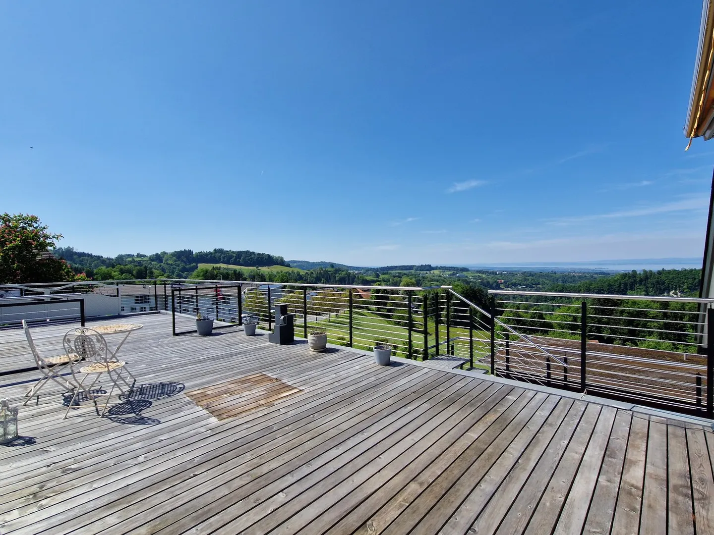 Multi-family house or generational house with a separate apartment - Photo 2 of 24