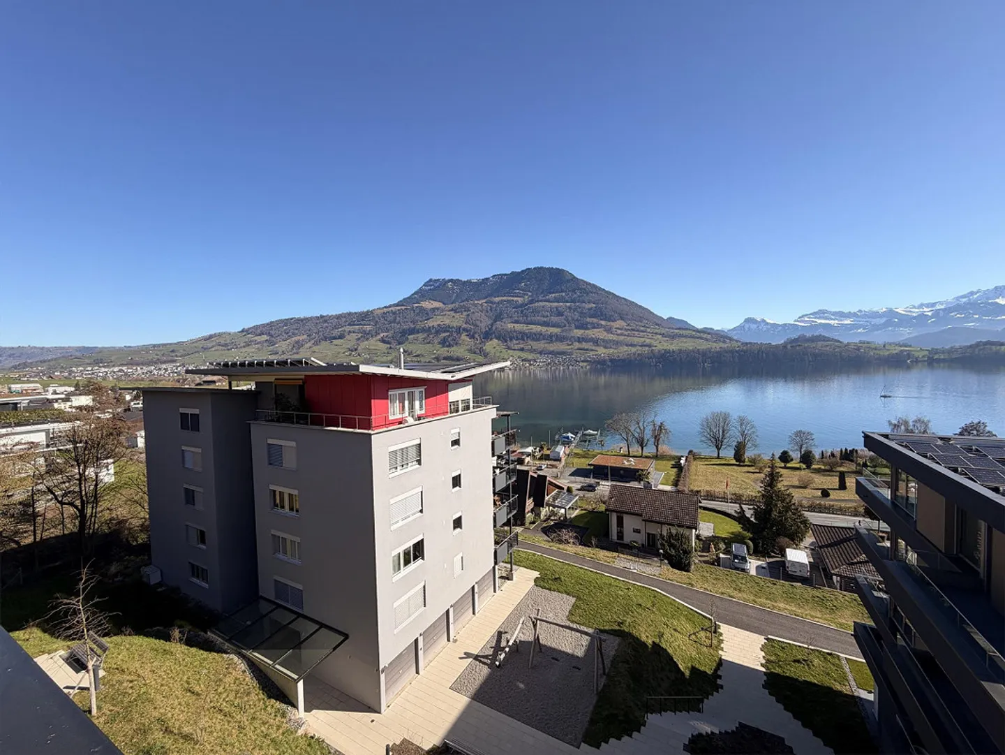 4.5 Room Apartment with Lake and Mountain View - Photo 2 of 18