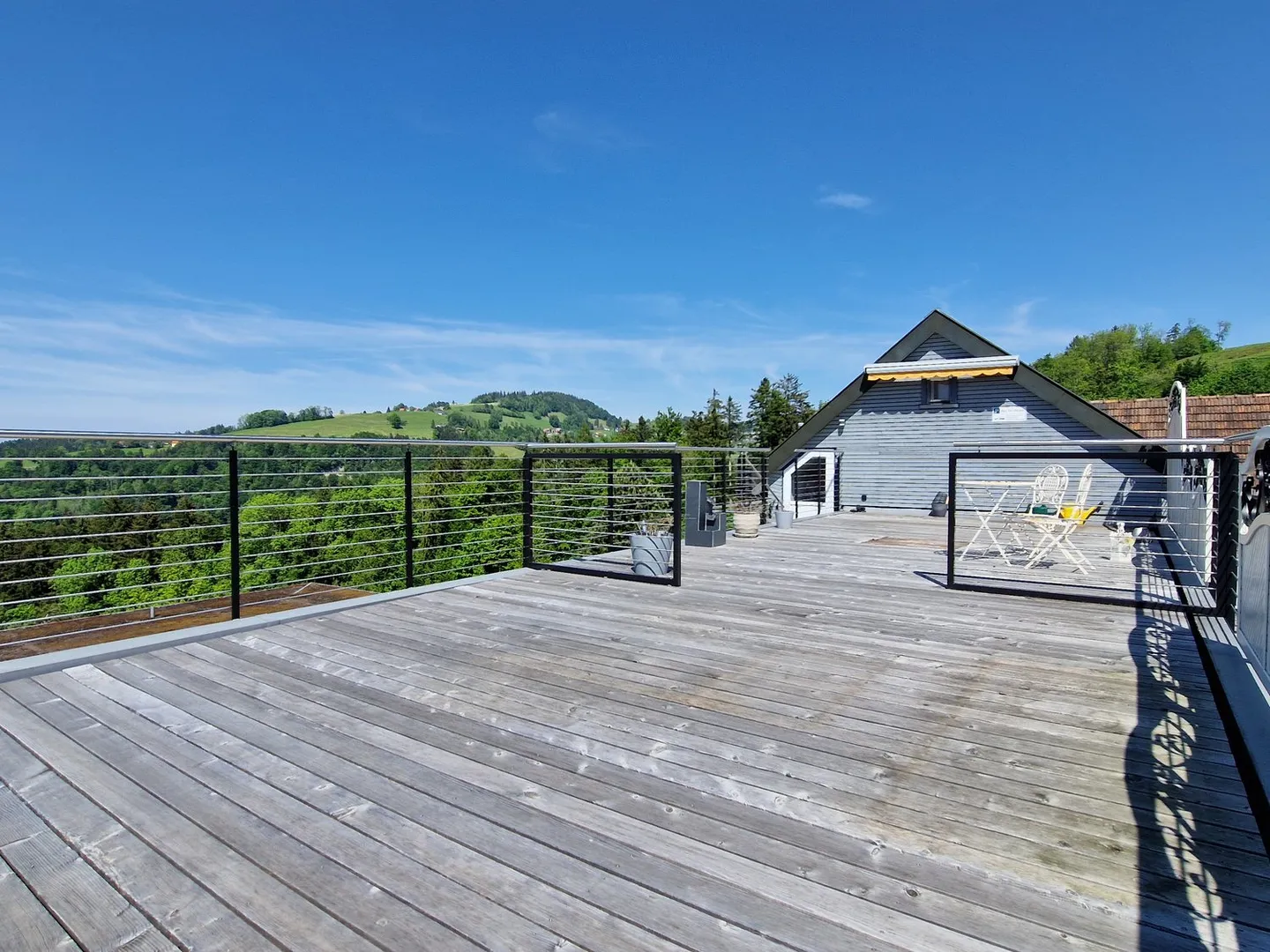 Multi-family house or generational house with a separate apartment - Photo 3 of 24