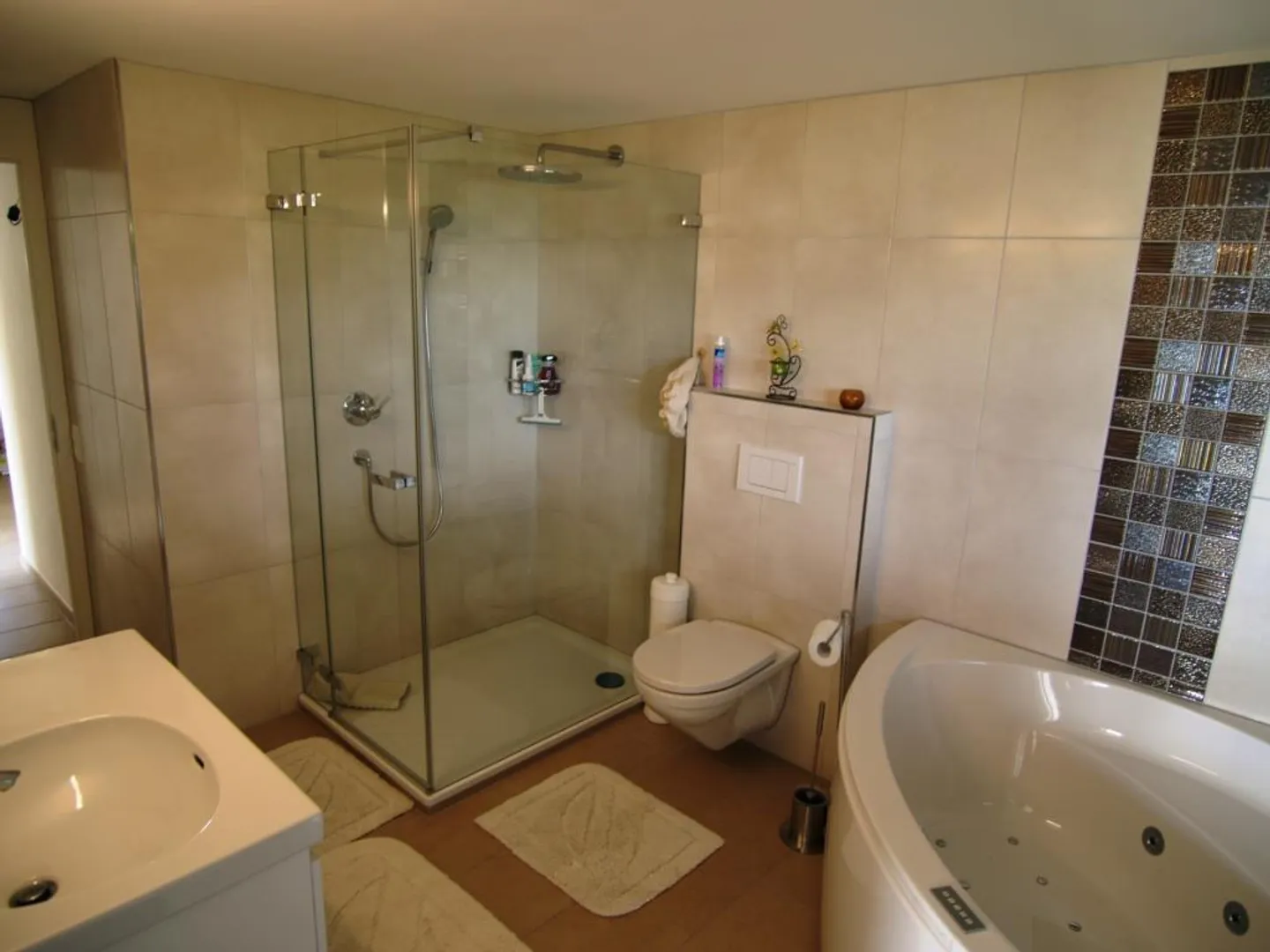 Detached House in Panoramic Location - Photo 10 of 11