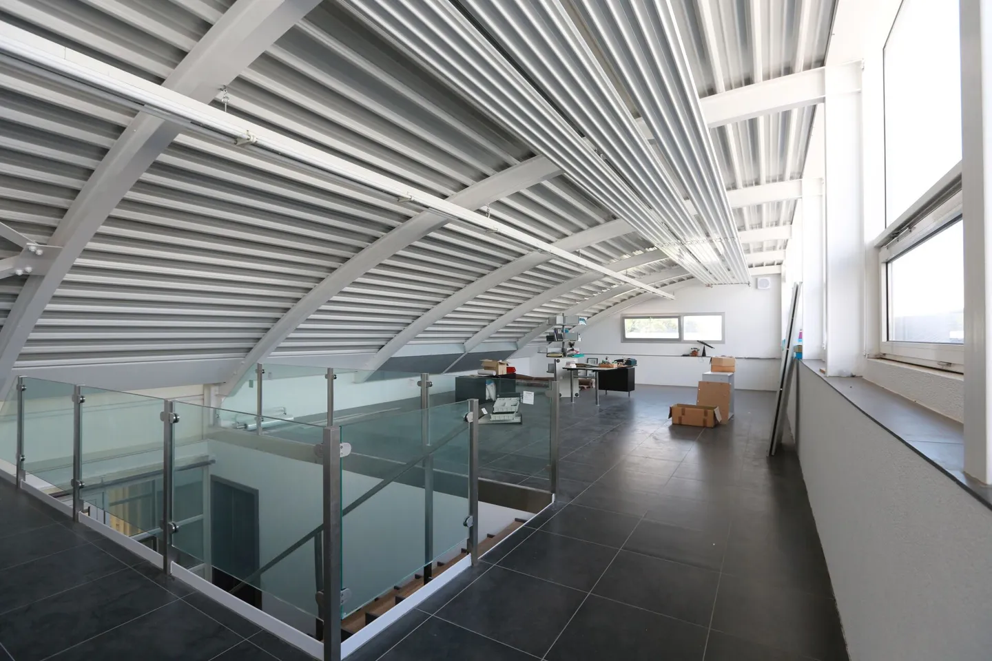 IDEALE PER SHOWROOM O KMU - Foto 1 di 5