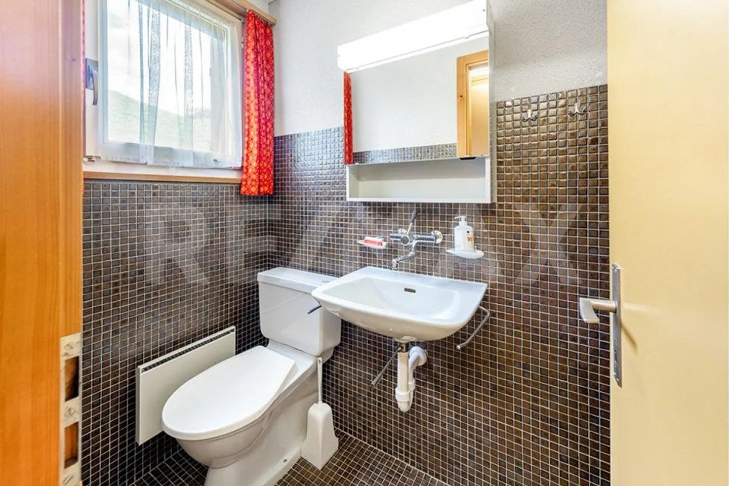 Charming Holiday Home in a Quiet Location with a View - Photo 13 of 13