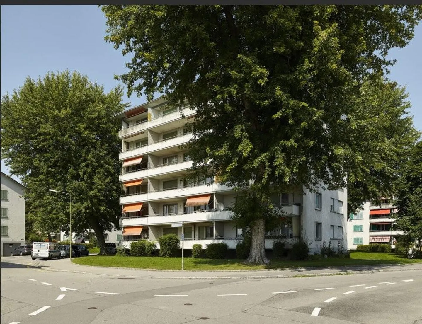 Spacious apartment in a good location - Photo 1 of 9