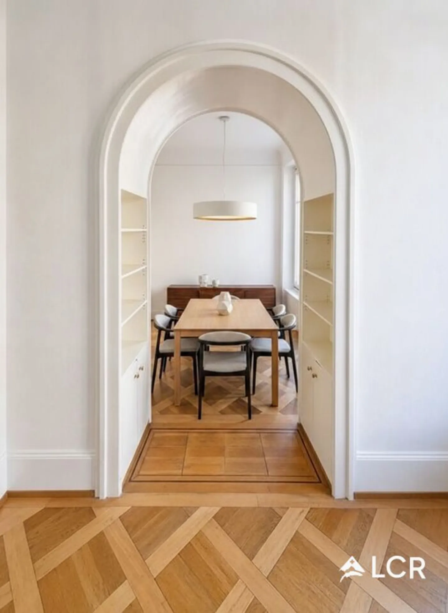 Magnificent 7-room apartment / 3 bedrooms / 2 bathrooms - Photo 2 of 12