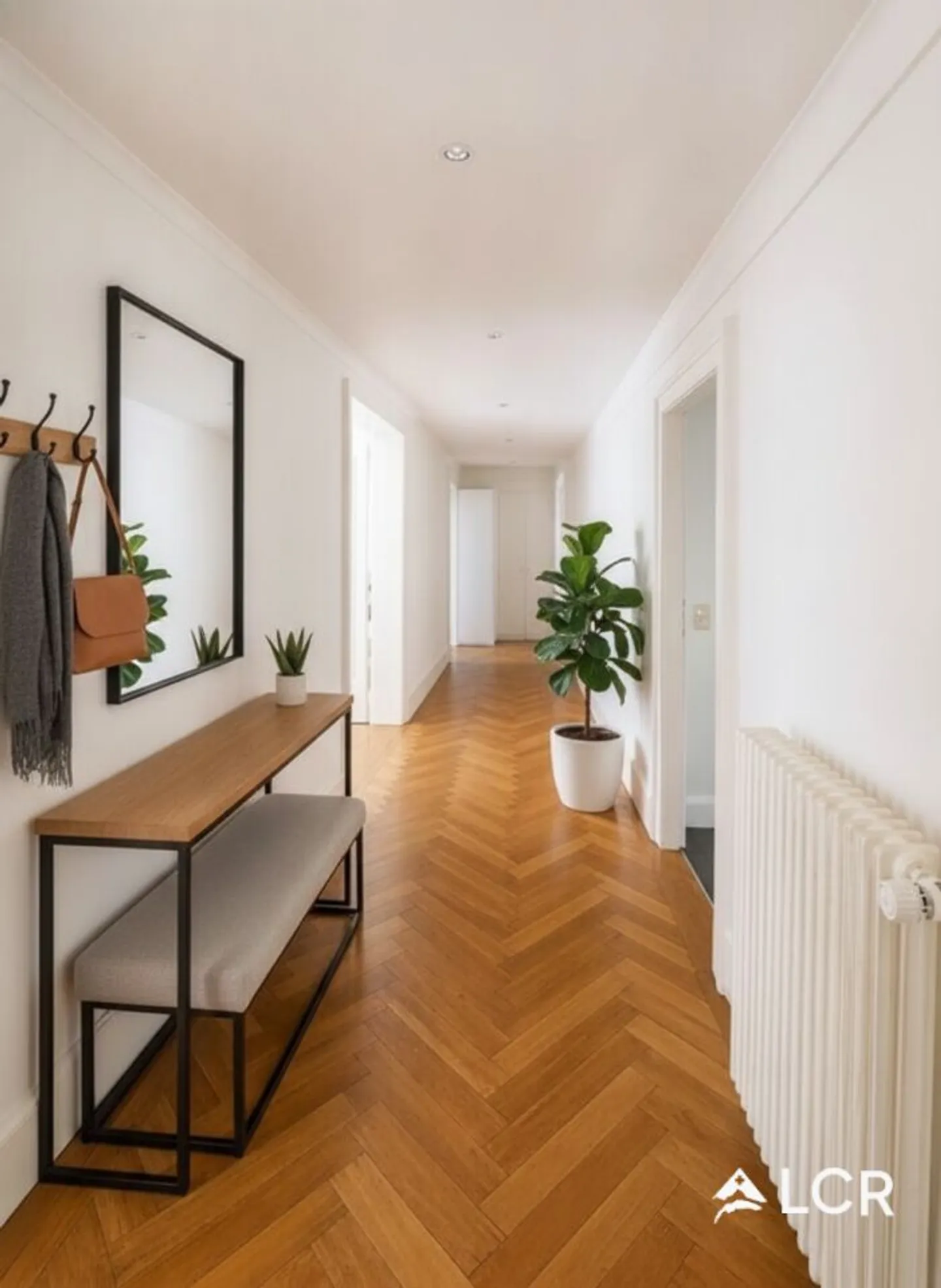 Magnificent 7-room apartment / 3 bedrooms / 2 bathrooms - Photo 3 of 12