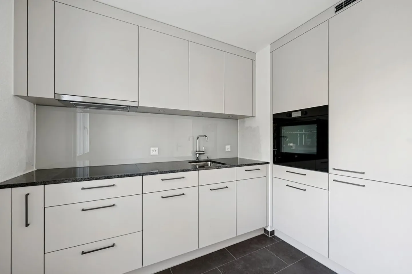 Large, bright apartment for rent in Thürnen! - Photo 4 of 8