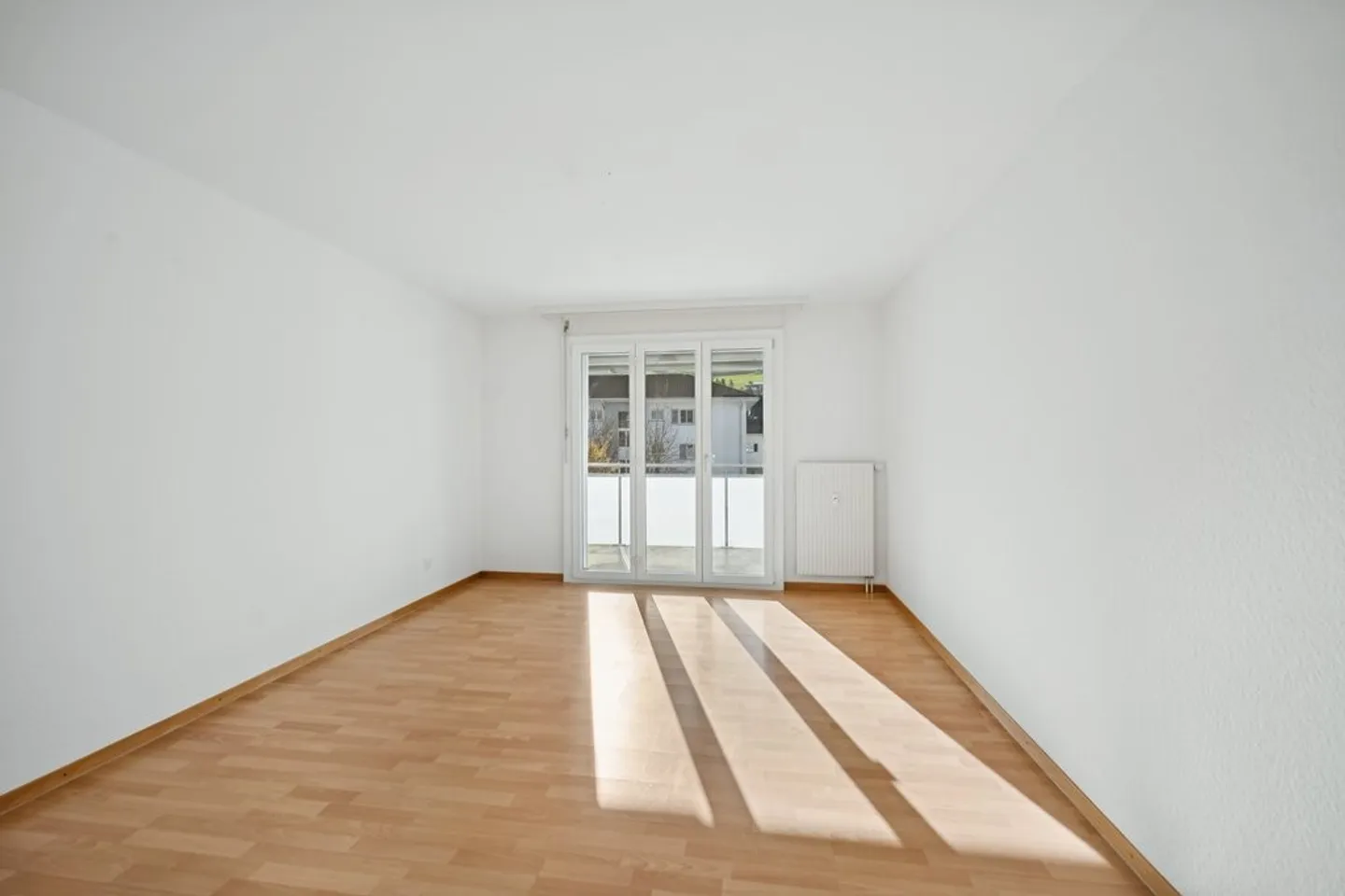 Large, bright apartment for rent in Thürnen! - Photo 7 of 8