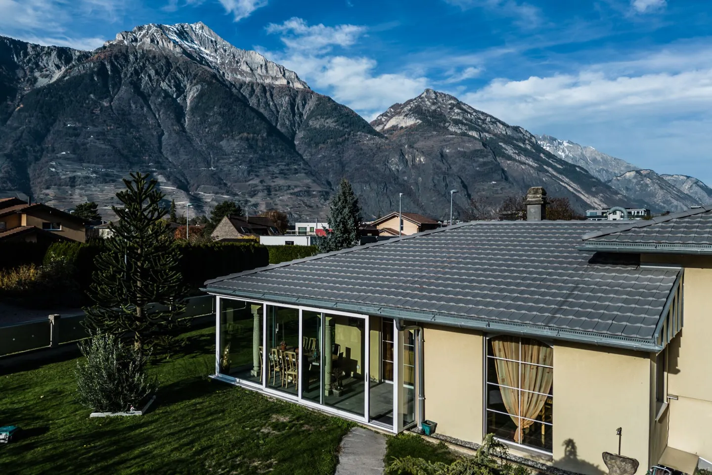 Magnificent individual villa for sale in Charrat - calm, comfort, and charm guaranteed! - Photo 3 of 20