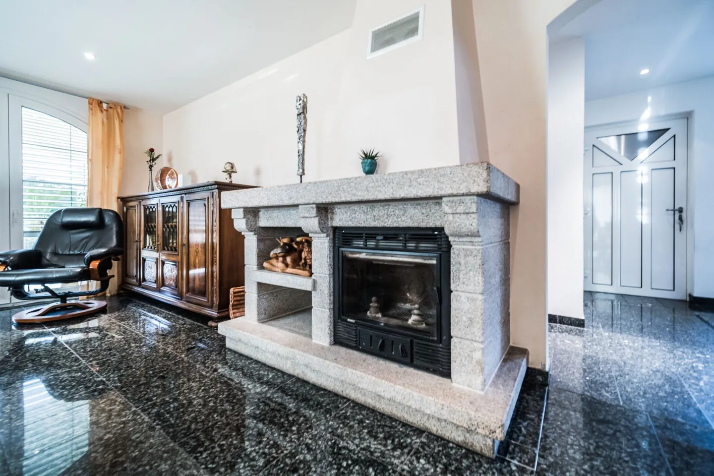 Magnificent individual villa for sale in Charrat - calm, comfort, and charm guaranteed! - Photo 11 of 20