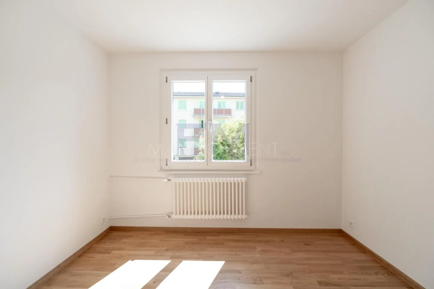 Avenue Petit-Senn ? 3 camere di circa 44 m² al piano terra - Foto 1 di 13