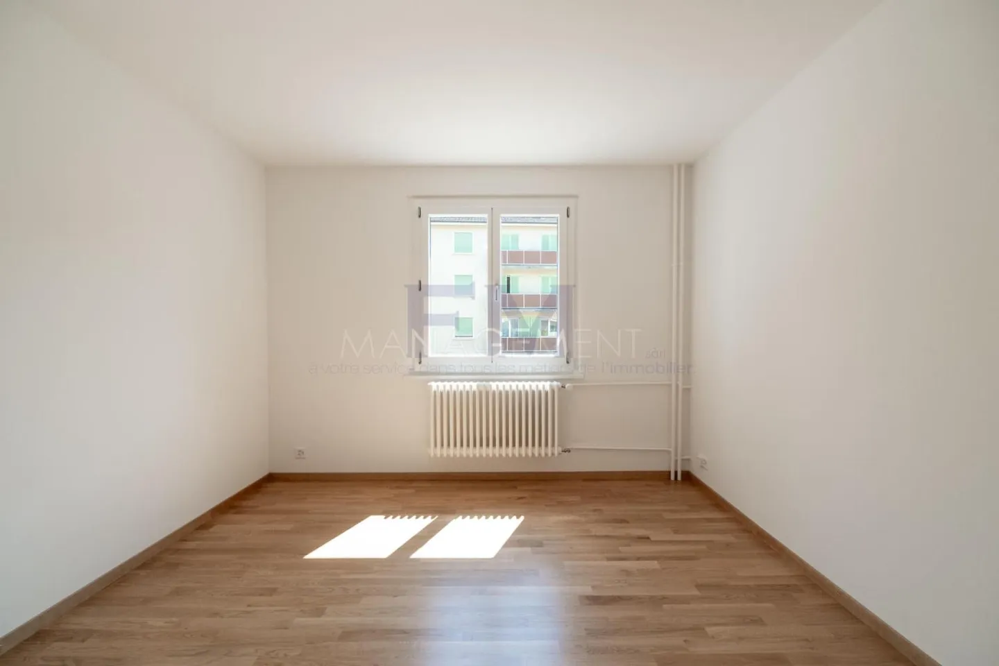Avenue Petit-Senn ? 3 camere di circa 44 m² al piano terra - Foto 2 di 13