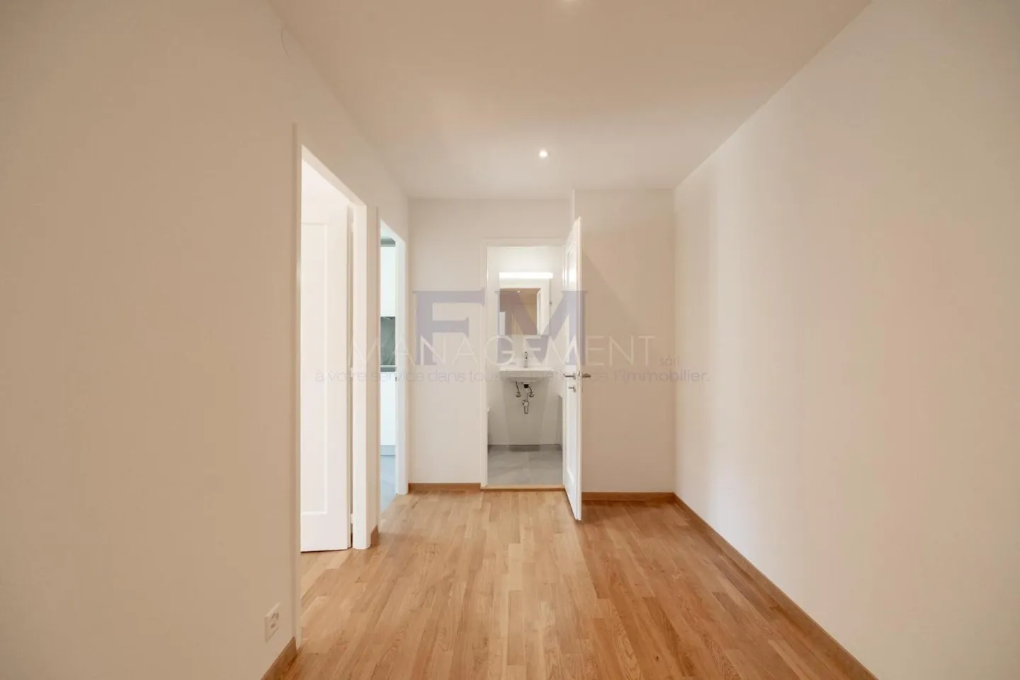 Avenue Petit-Senn ? 3 camere di circa 44 m² al piano terra - Foto 4 di 13