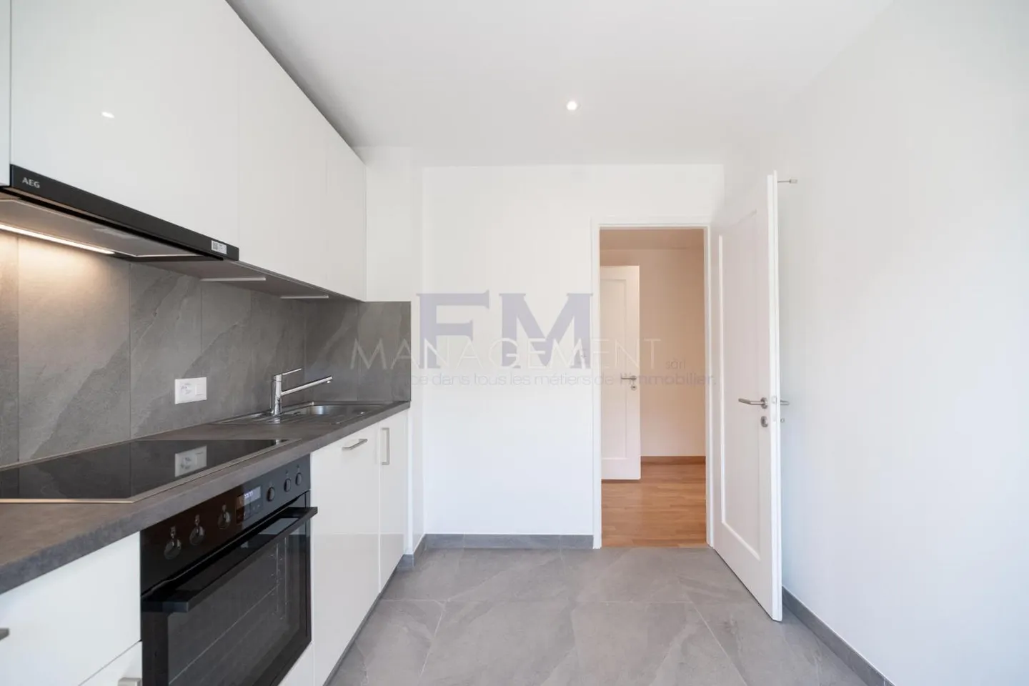 Avenue Petit-Senn ? 3 camere di circa 44 m² al piano terra - Foto 8 di 13