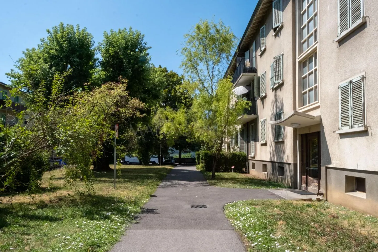 Avenue Petit-Senn ? 3 camere di circa 44 m² al piano terra - Foto 12 di 13