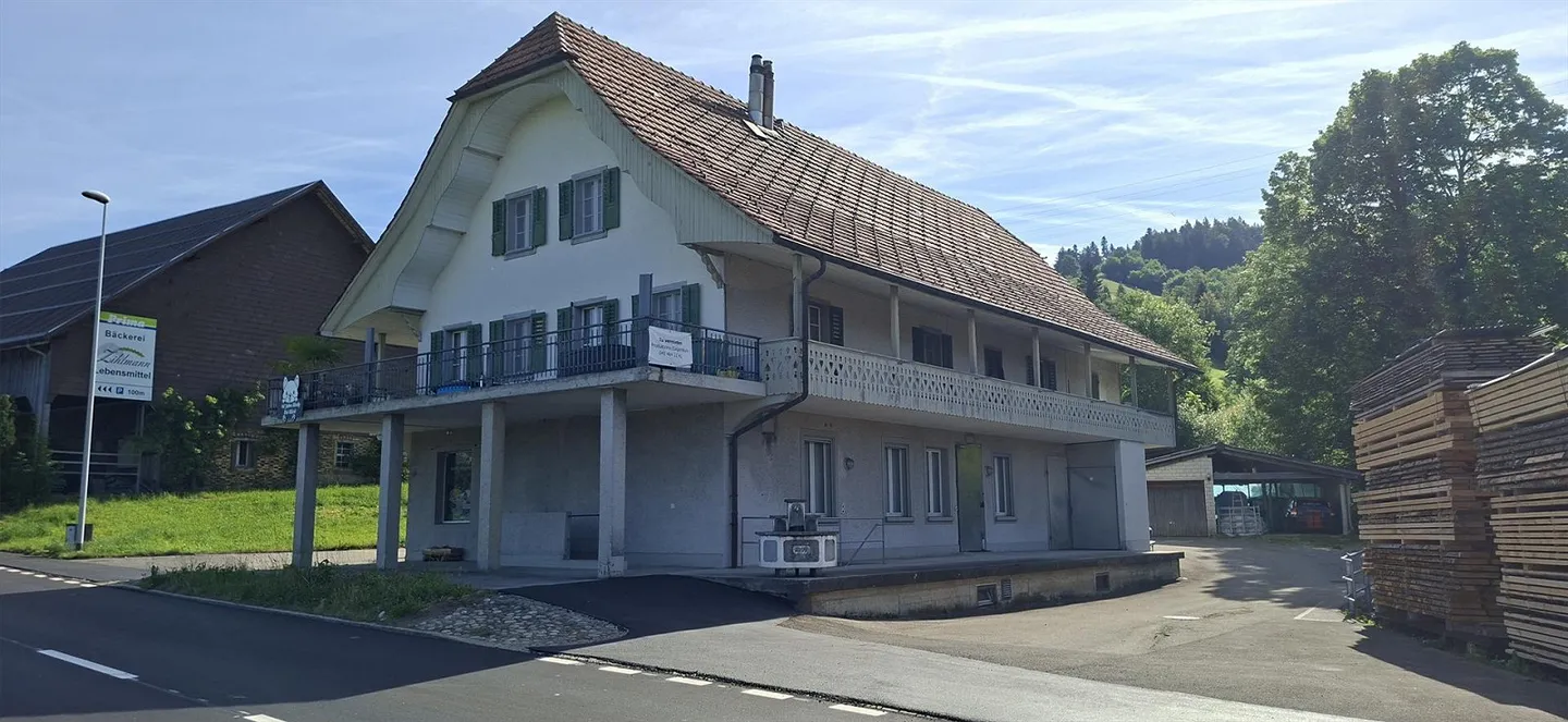 Ancien bâtiment de fromagerie à Ebnet - Photo 2 sur 2