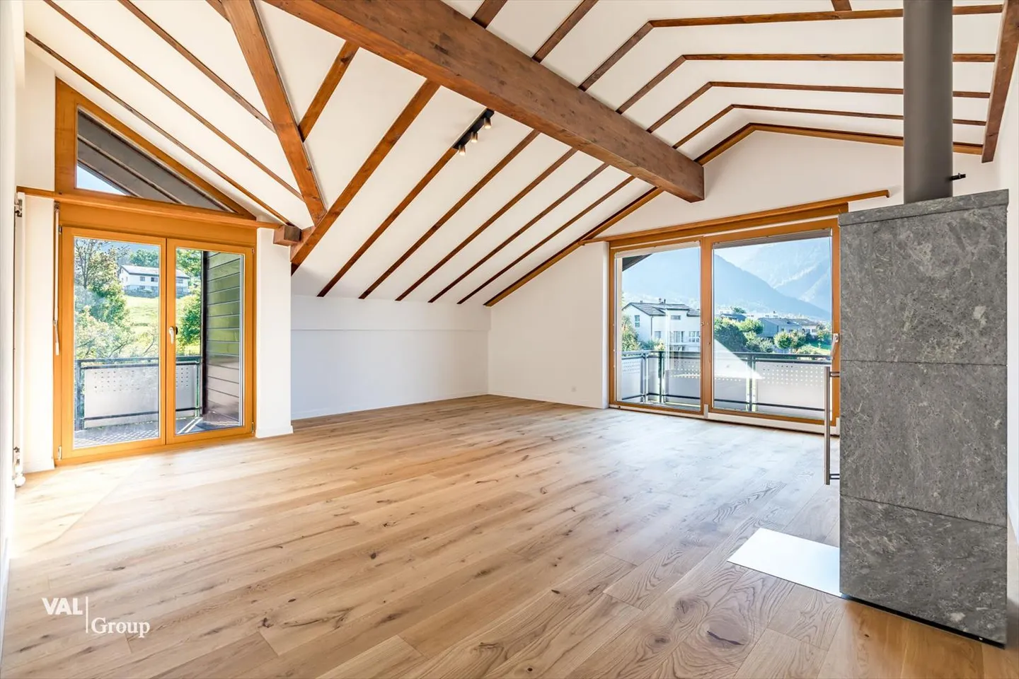 Top floor 6 rooms - Photo 3 of 13