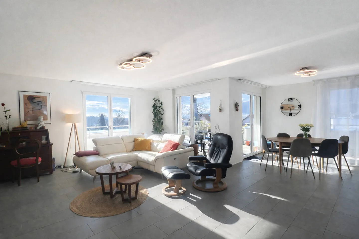 Blick auf die Alpen, Licht und Exklusivität: zeitgenössisches Penthouse mit Panoramaterrasse - Foto 8 von 12