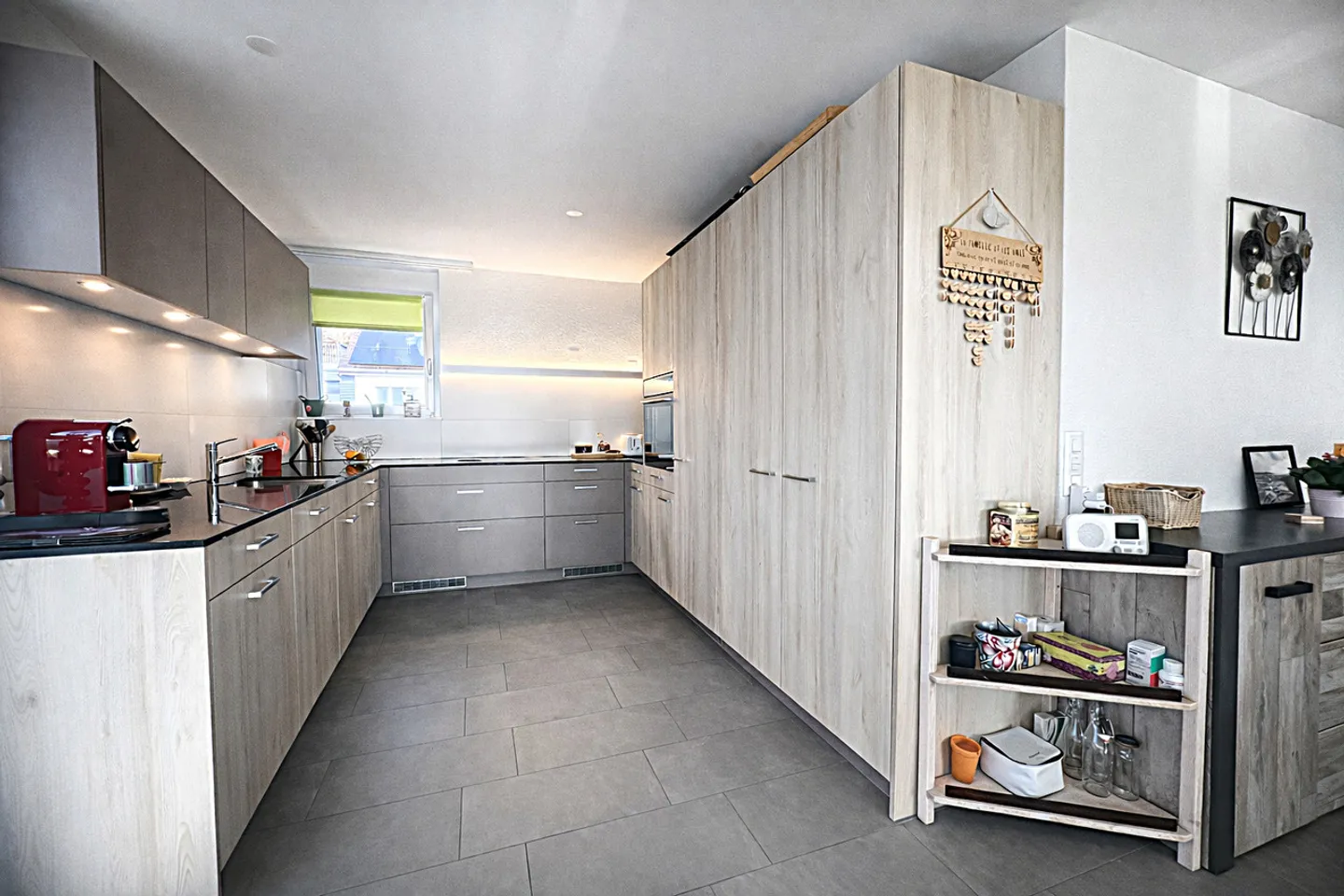 Blick auf die Alpen, Licht und Exklusivität: zeitgenössisches Penthouse mit Panoramaterrasse - Foto 9 von 12