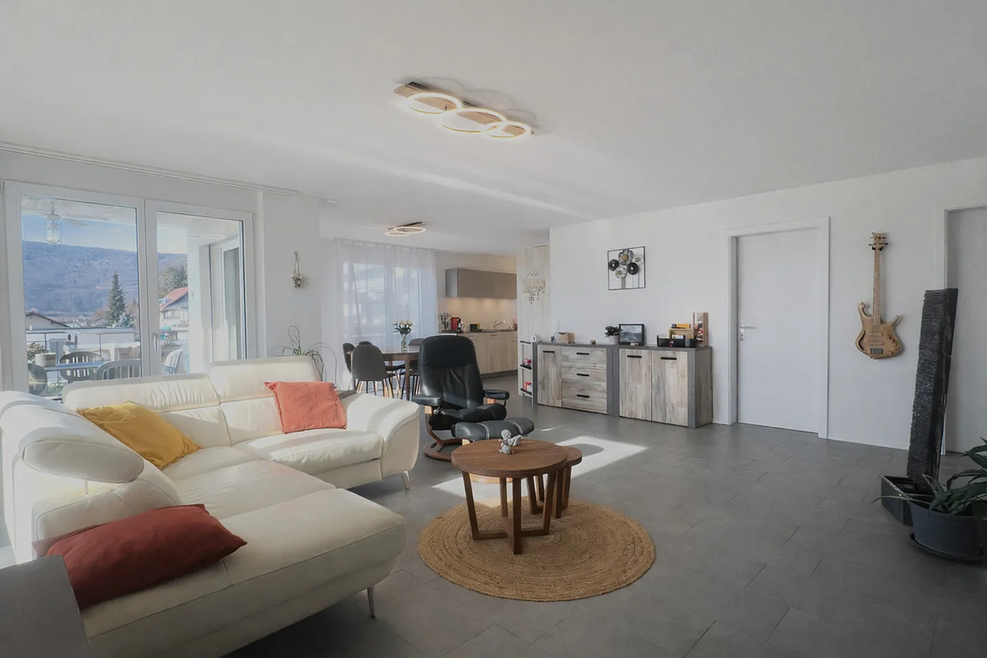 Blick auf die Alpen, Licht und Exklusivität: zeitgenössisches Penthouse mit Panoramaterrasse - Foto 7 von 12