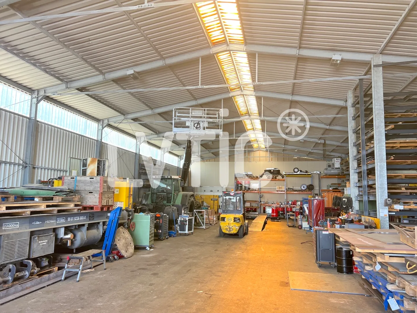 Magazzino, officina di 600 m2 in affitto a St-Aubin - Foto 3 di 5