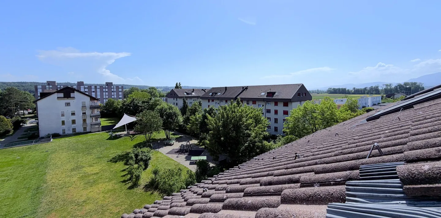Large Renovated 5.0 Maisonette Apartment with Balcony in a Quiet Location Solothurn - Photo 16 of 22