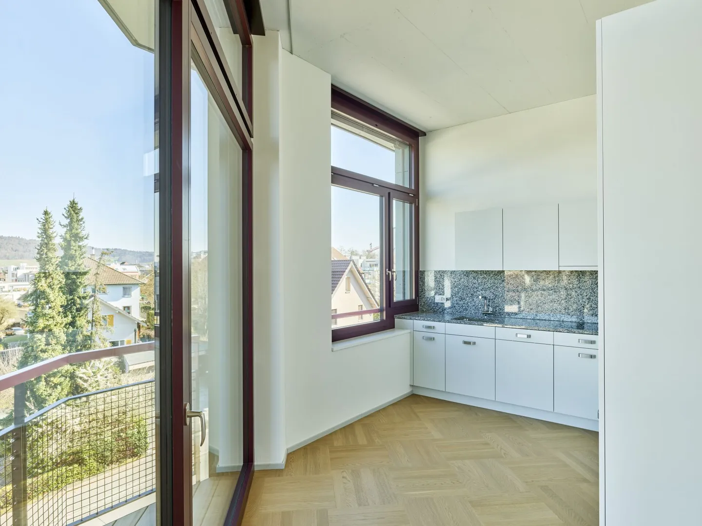 Room-high apartment in the new construction project "Chrüzacher" - Photo 4 of 11