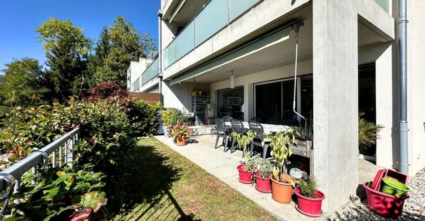 Appartement familial avec terrasse-jardin - Photo 1 sur 12