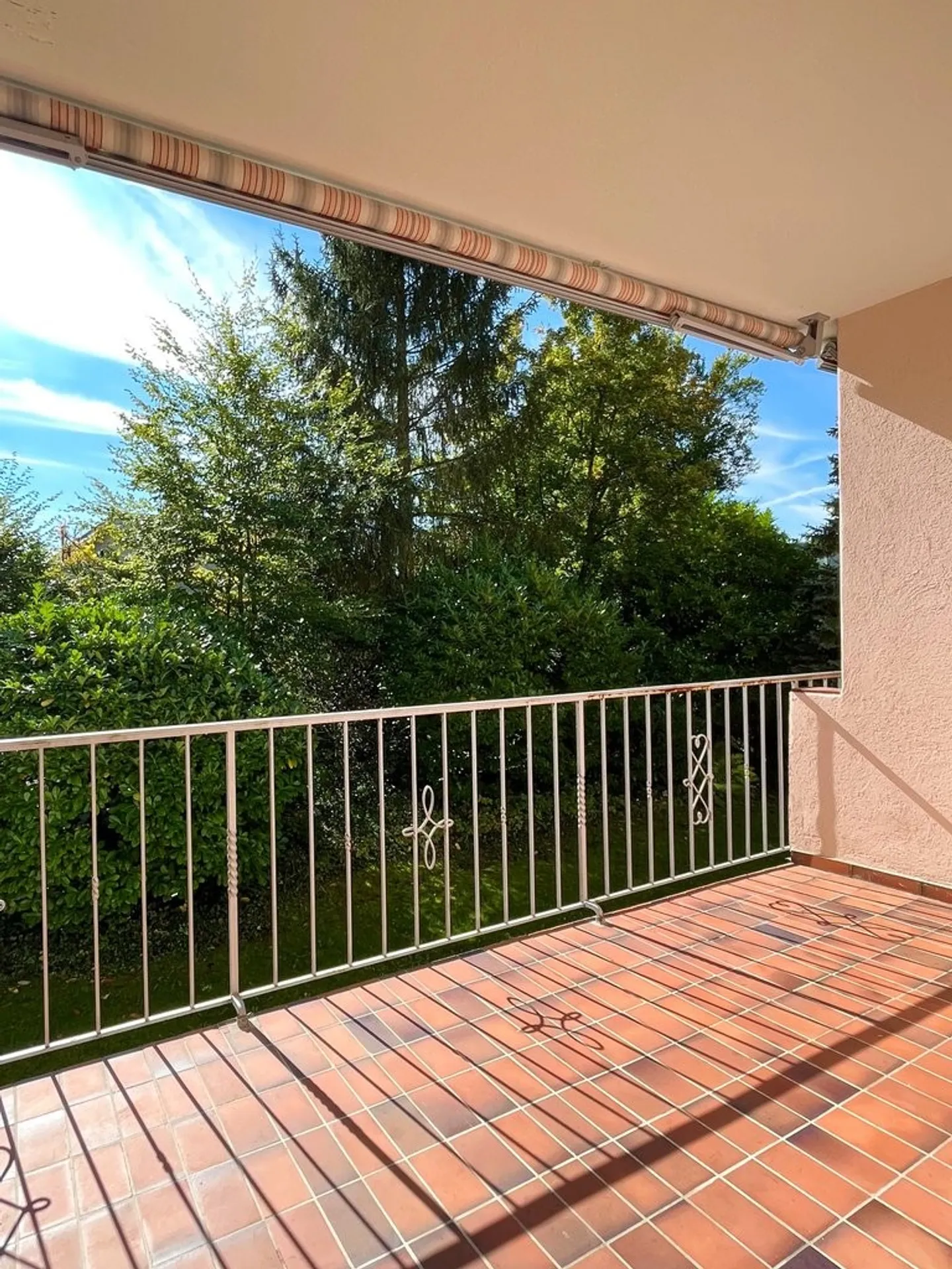 Helles Appartement am Zürichberg - Foto 2 von 2