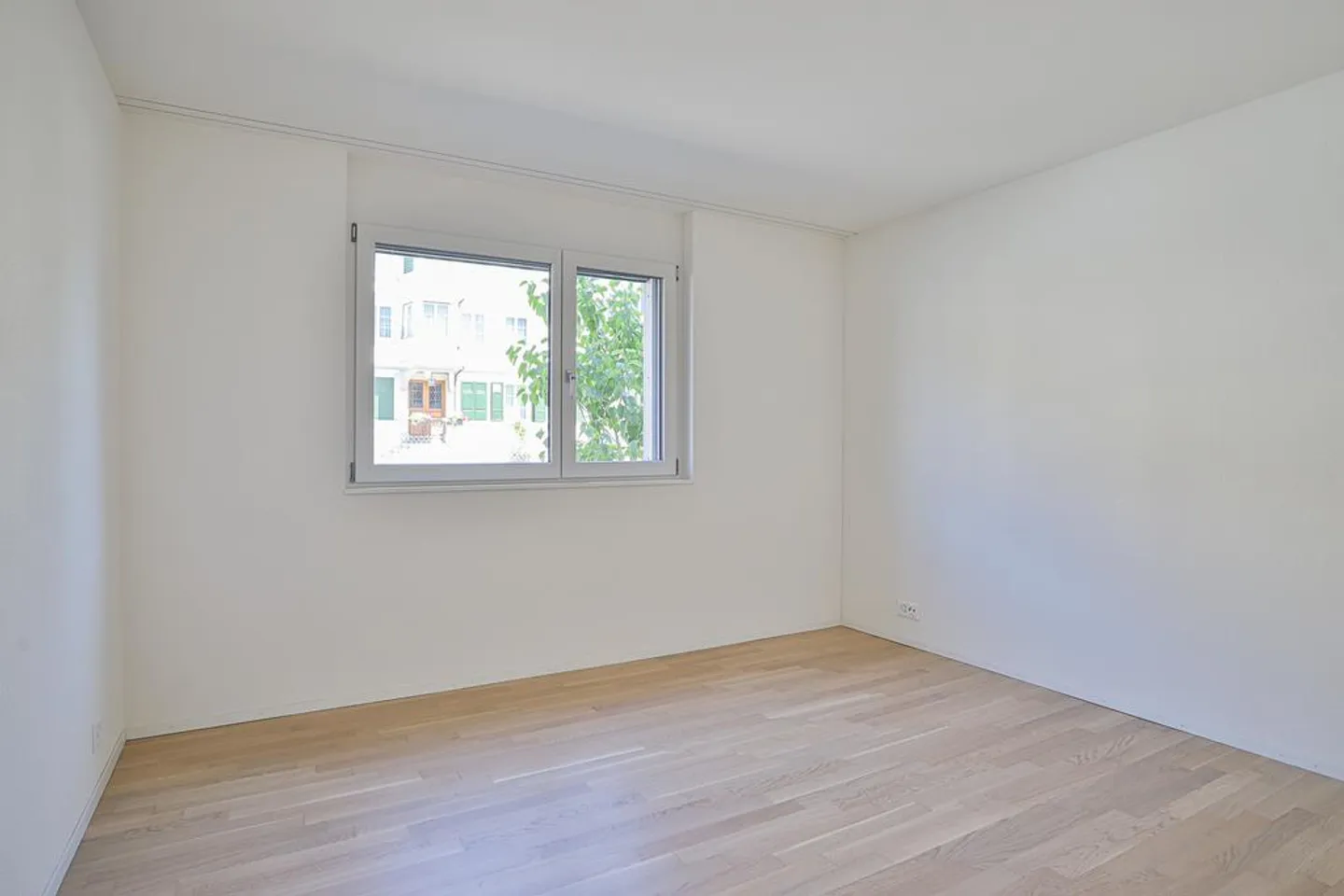 Charming 3.5 room apartment with terrace overlooking the mountains - Photo 5 of 12