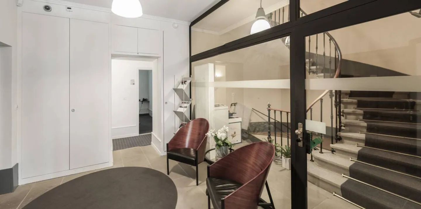 PRÄCHTIGE BÜROFLÄCHE IN EINEM PRESTIGETRÄCHTIGEN VIER - Foto 3 von 12