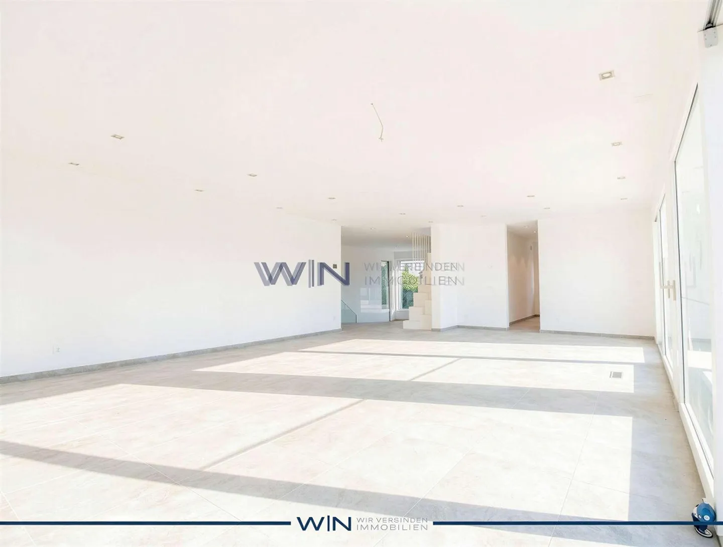 Luxuriöses Einfamilienhaus - Foto 3 von 13