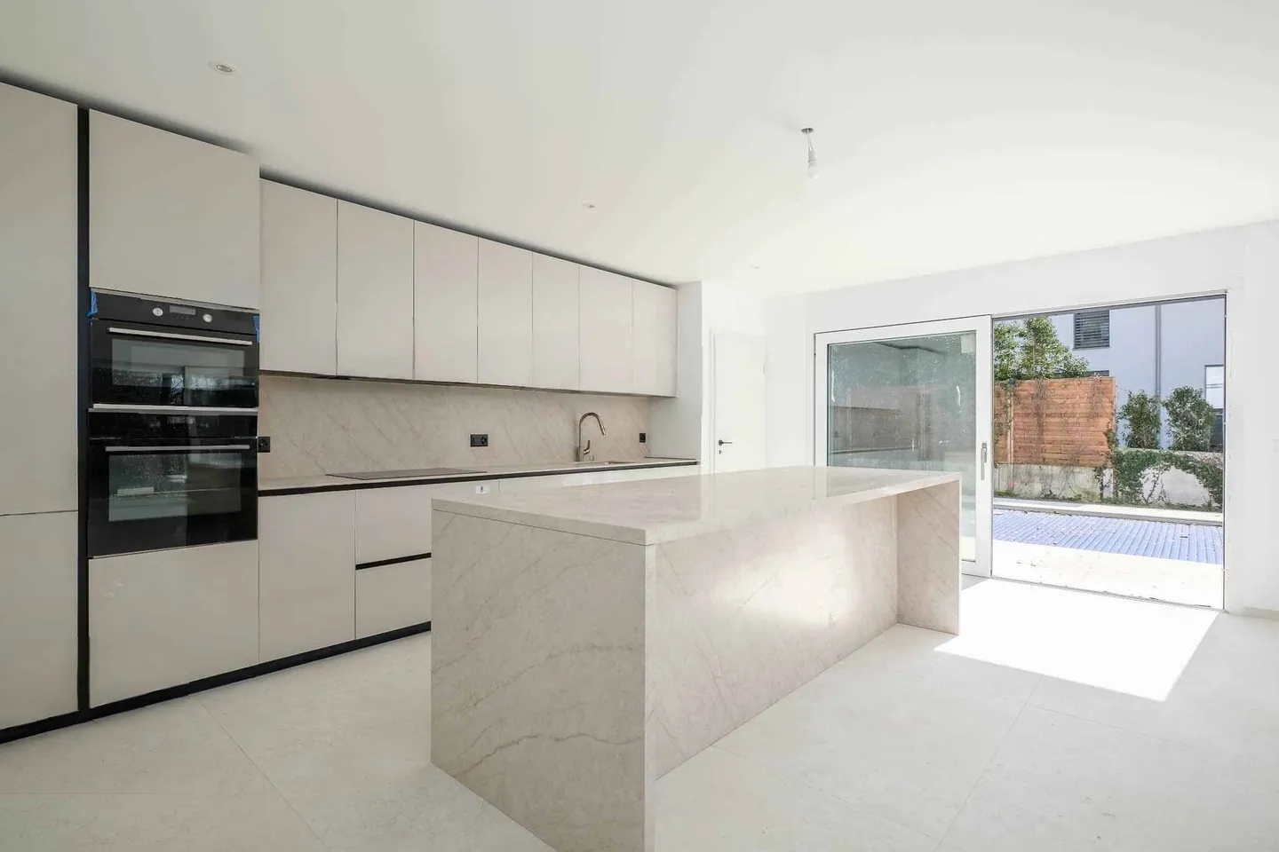 Superbe Villa Rénovée - Photo 3 sur 11