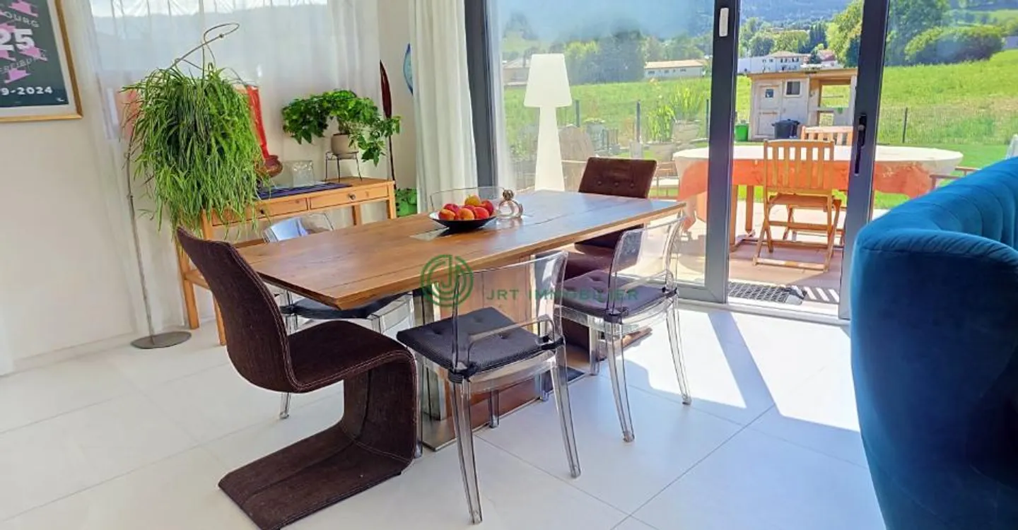 Le Mouret (FR) – Makelloses, helles und ruhiges 4,5-Zimmer-Haus - Foto 3 von 9